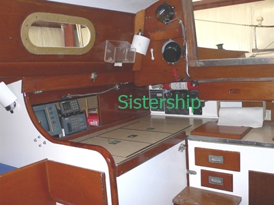 Manhattan charter yacht 14 - interior